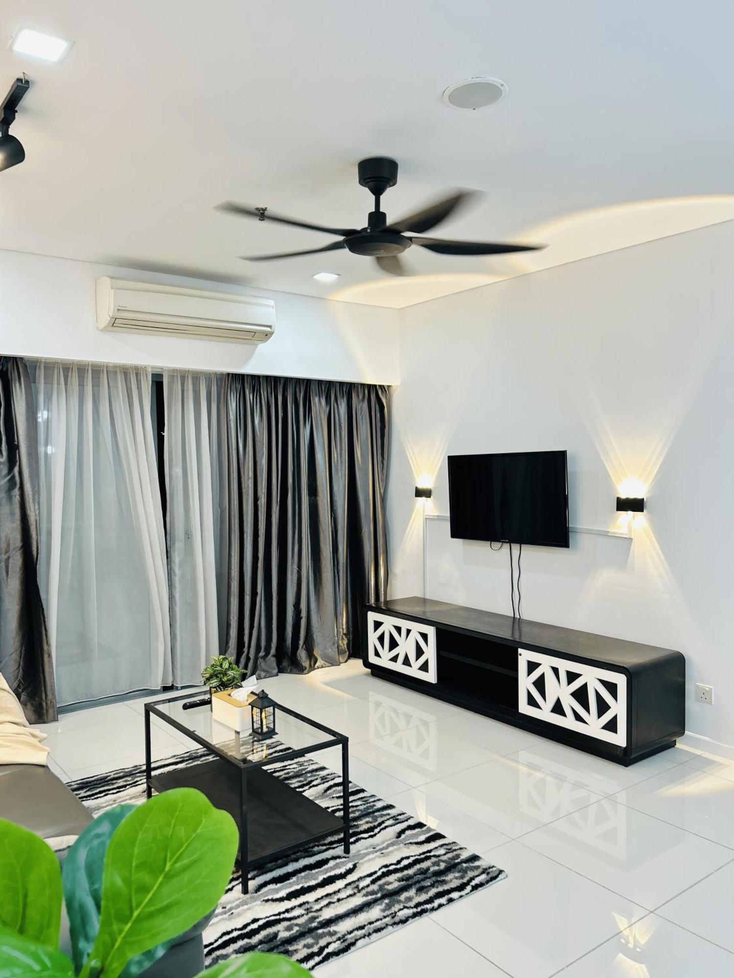 Summer Suites Klcc By Impexia Куала-Лумпур Экстерьер фото