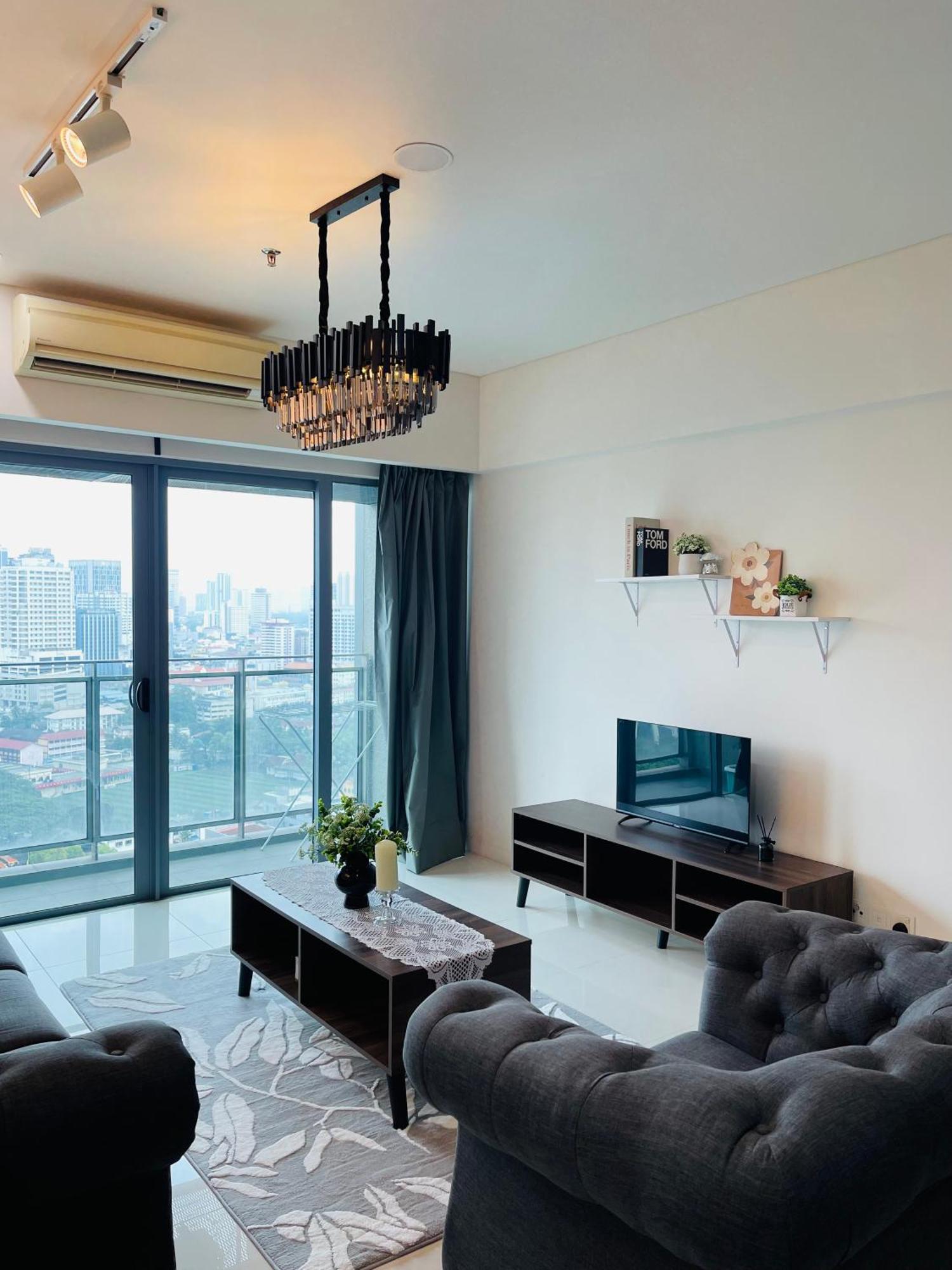 Summer Suites Klcc By Impexia Куала-Лумпур Экстерьер фото